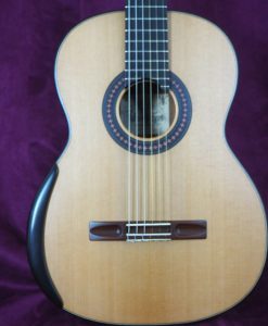 Guitare classique luthier Robin Moyes www.guitare-classique-concert.fr