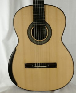 guitare classique du luthier simon Marty face