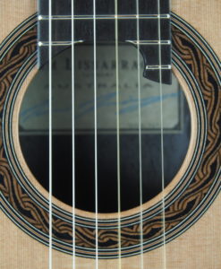 Kim Lissarrague luthier www.guitare-classique-concert.fr No 335 19LIS335-09