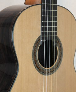 Kim Lissarrague luthier www.guitare-classique-concert.fr No 335 19LIS335-06