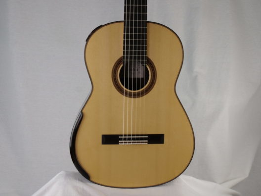 Luthier Douglass Scott guitare classique 2022 n° 121 (9)