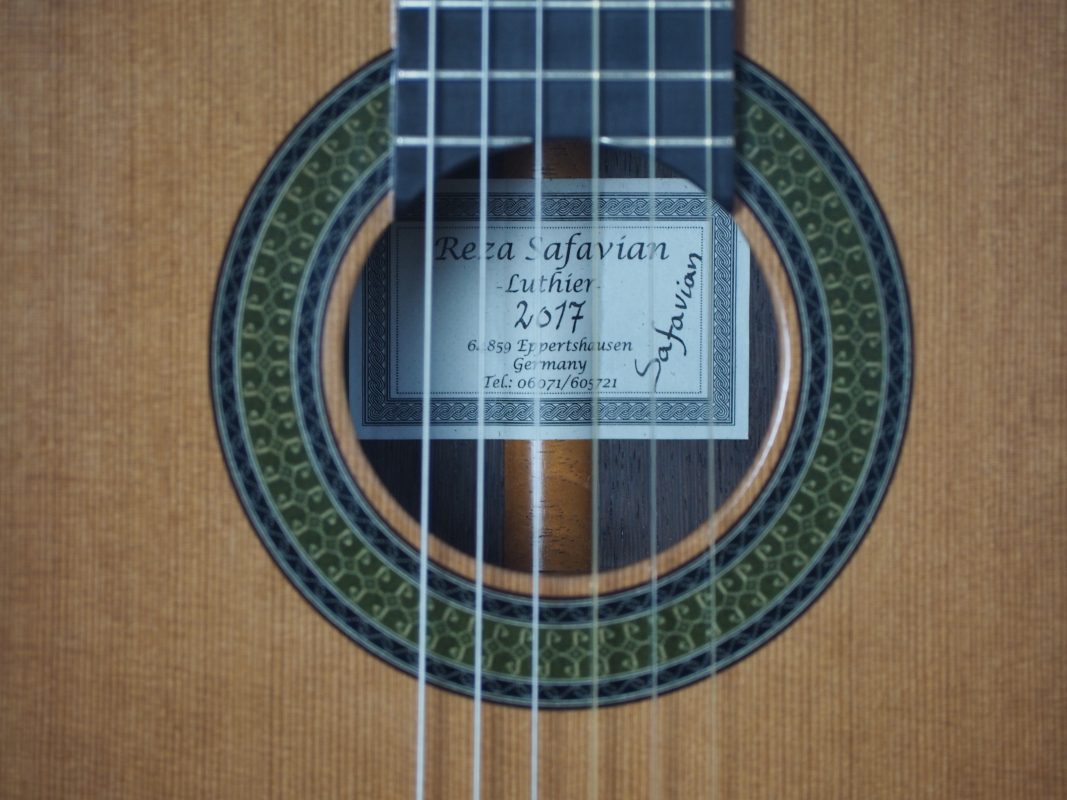 guitare classique du luthier Reza Safavian 17SAF001-01