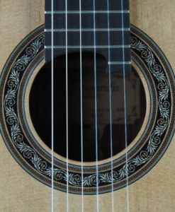 Charalampos Koumridis luthier Guitare classique www.guitare-classique-concert.fr 19KOU120-04