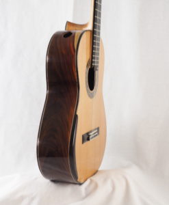 Charalampos Koumridis luthier Guitare classique www.guitare-classique-concert.fr 19KOU120-06