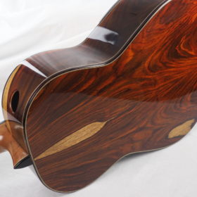 Charalampos Koumridis luthier Guitare classique www.guitare-classique-concert.fr 19KOU120-10