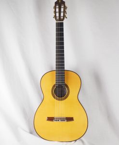 Masaki Sakurai luthier Maestro-RF guitare classique