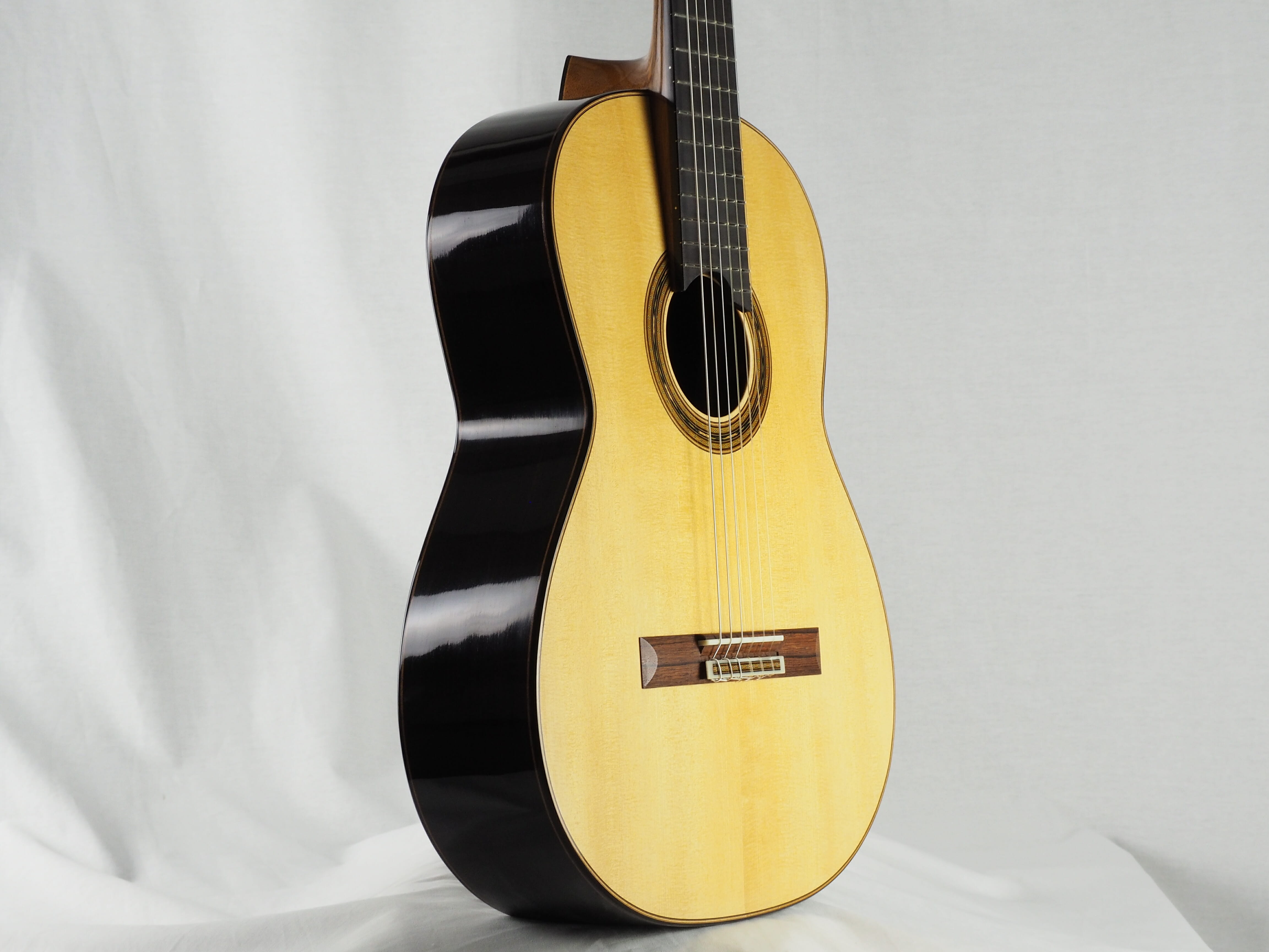 Gregory Byers guitare classique barrage lattice épicéa luthier