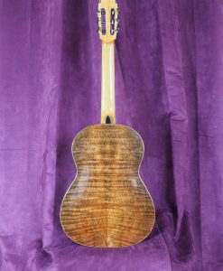 guitare classique de concert du luthier John Price - australie - table en cèdre et dos et éclisses en bois de myrte, barrage lattice. sonorité puissante