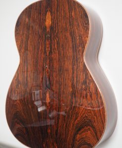Guitare classique de concert du luthier John Price - Australie - table en cèdre et dos et éclisses en palissandre sud-américain, barrage lattice. sonorité puissante