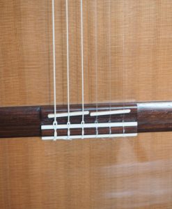 Guitare classique de concert du luthier John Price - australie - table en cèdre et dos et éclisses en bois de myrte, barrage lattice. sonorité puissante