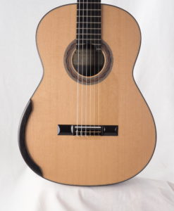 Kim Lissarrague luthier guitare classique No 19LIS328-11