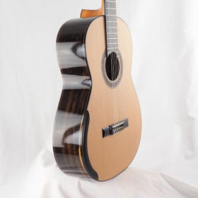 Kim Lissarrague luthier guitare classique No 19LIS328-06