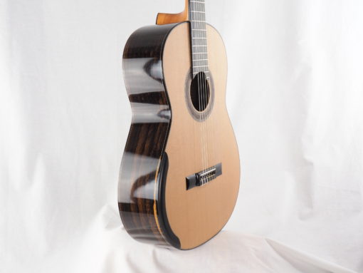 Kim Lissarrague luthier guitare classique No 19LIS328-06