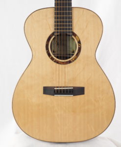 Kevin Muiderman luthier guitare acoustique No 19MUI223-10