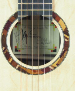 Kevin Muiderman luthier guitare acoustique No 19MUI223-08