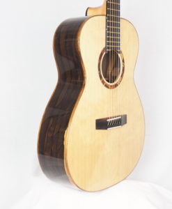 Kevin Muiderman luthier guitare acoustique No 19MUI223-06