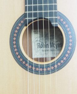 Robin Moyes luthier guitare classique