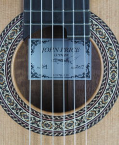 Luthier John Price guitare classique