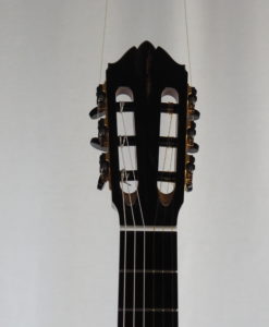 Kim Lissarraque luthier guitare classique