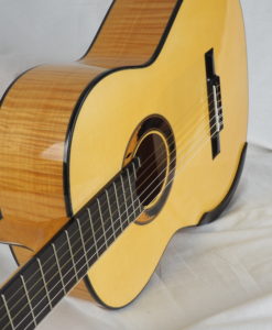 Kim Lissarrague guitare classique luthier No 19LIS311-05