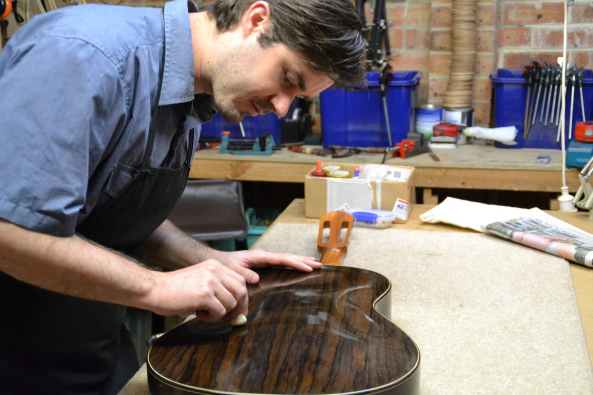 atelier luthier kim lissarrague